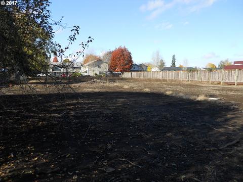 276 S 42nd St, Springfield, OR 97478 photo 1