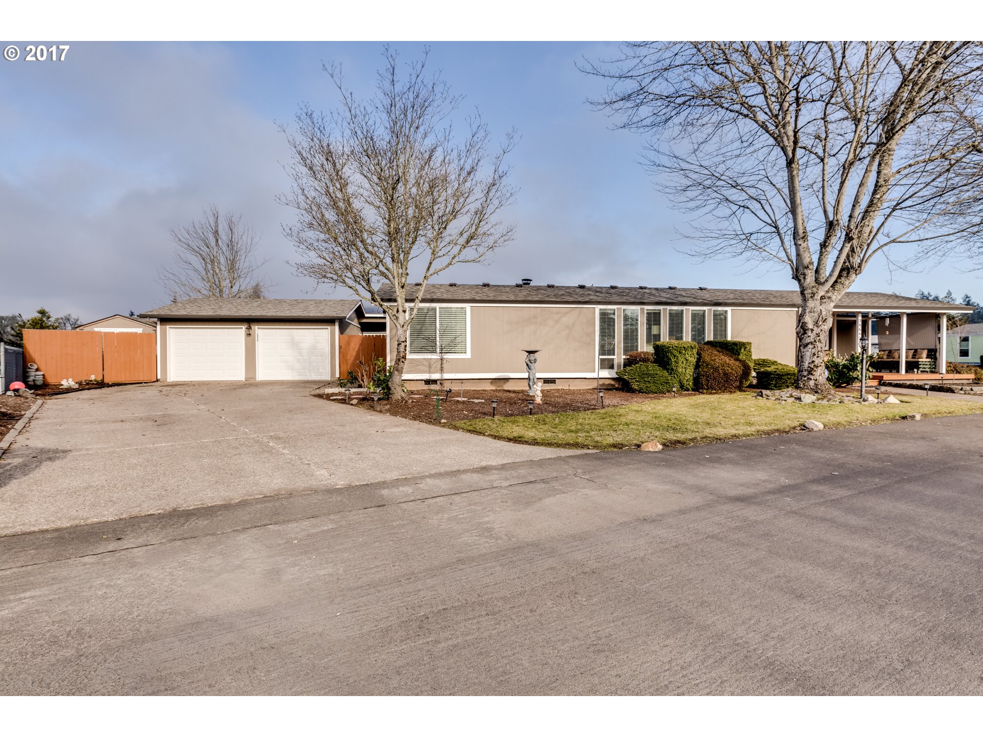 34649 Devonshire Dr, Eugene, OR 97405 photo 1