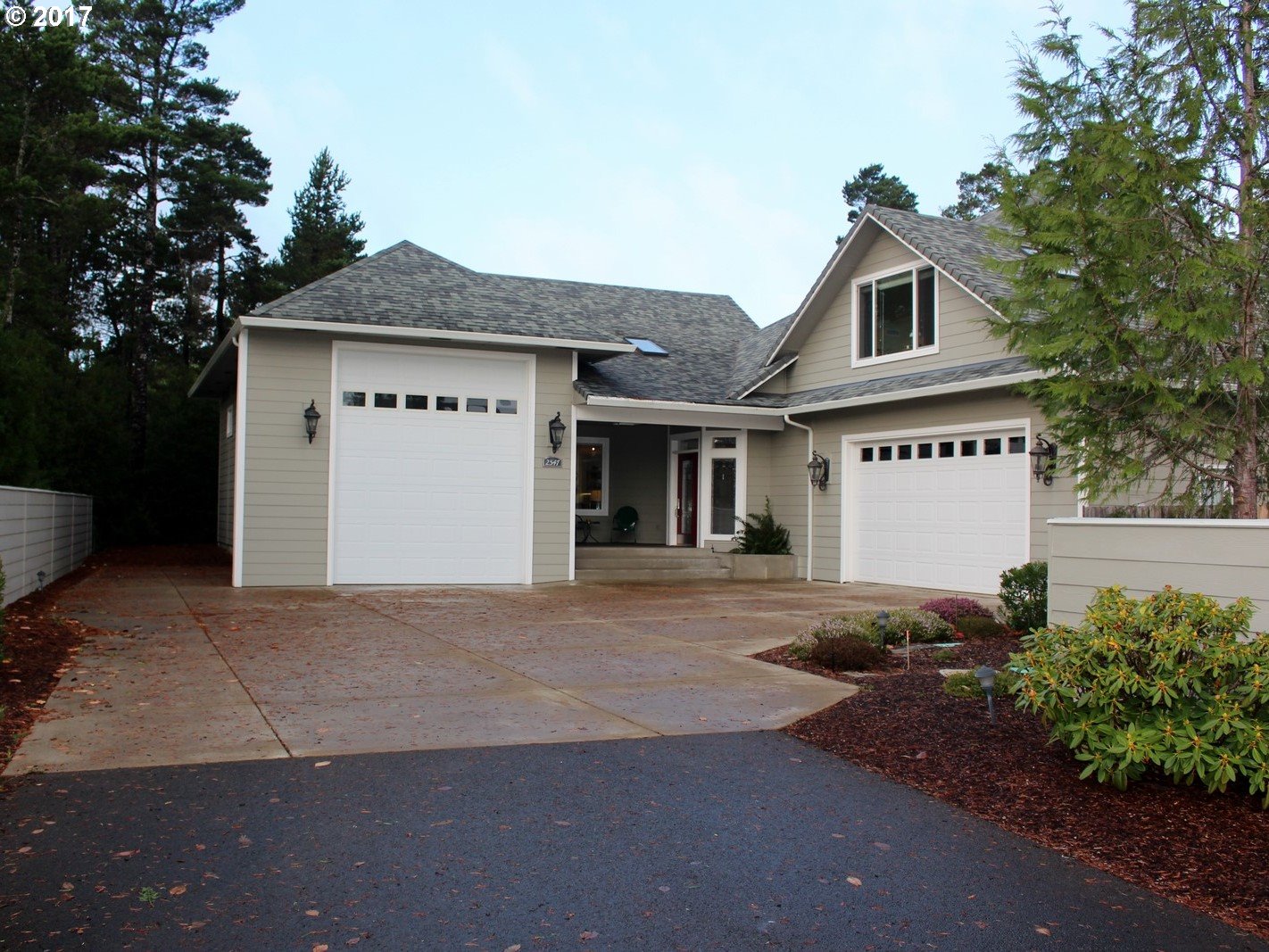 2547 Willow Loop E, Florence, OR 97439 photo 1