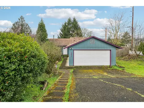 17511 SE Scrutton Ln, Milwaukie, OR 97267