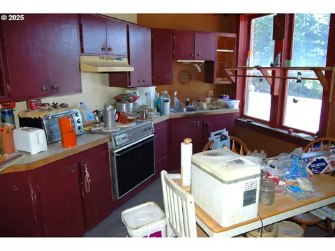 Kitchen - Mill St, Sumpter, OR 97877 photo 1 of 2