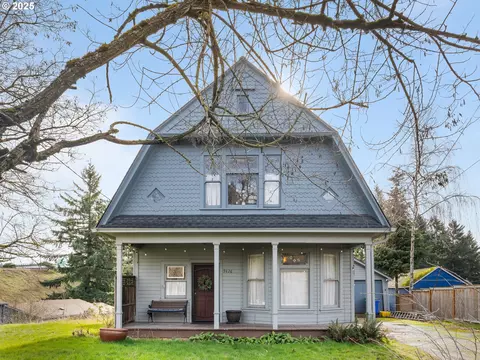 9426 NE Hancock Dr, Portland, OR 97220