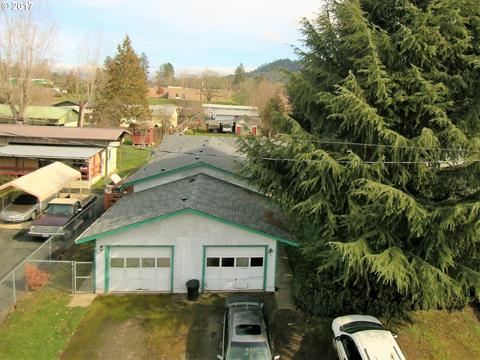492 SE Darrell Ave, Winston, OR 97496 photo 1