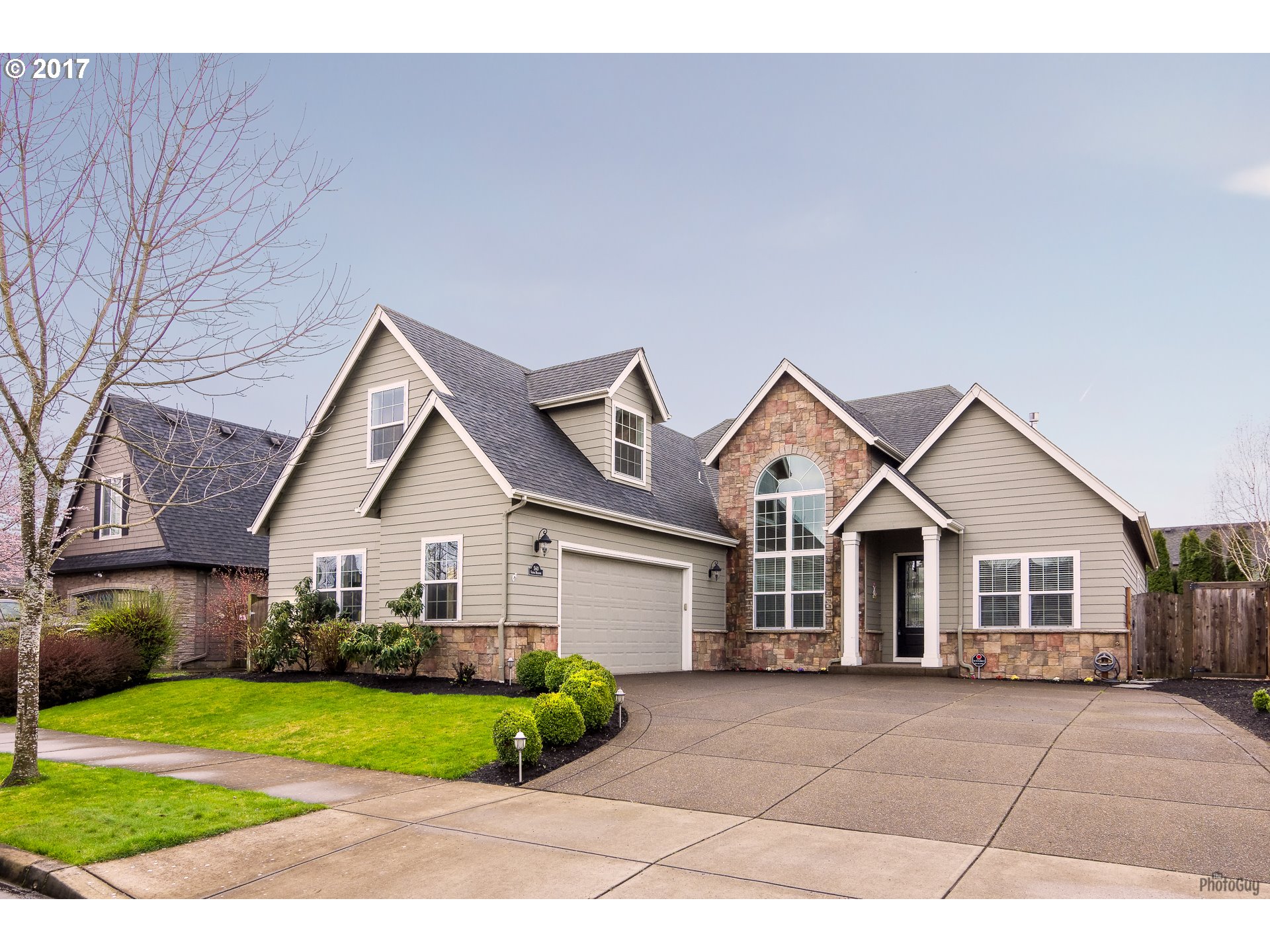 560 Silver Meadows Dr, Eugene, OR 97404 photo 1