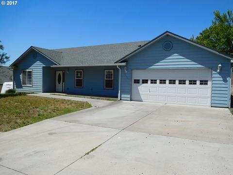 3137 SW Hailey Ave, Pendleton, OR 97801 photo 1