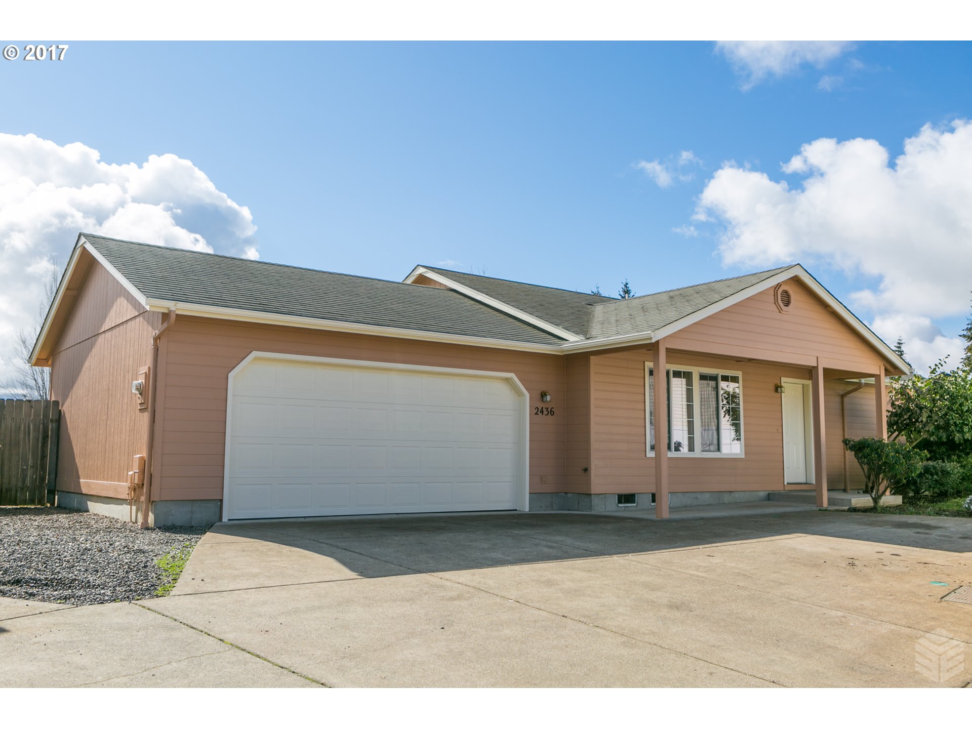 2436 Melrose Loop, Eugene, OR 97402 photo 1