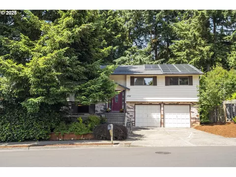 3725 NW 1st St, Gresham, OR 97030