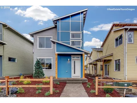1502 E First St, Newberg, OR 97132 photo 1