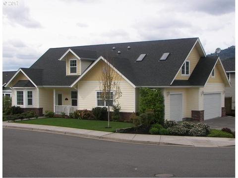 3494 Falcon Dr, Springfield, OR 97477 photo 1