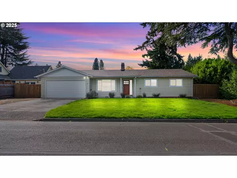 481 S Holly St, Canby, OR 97013