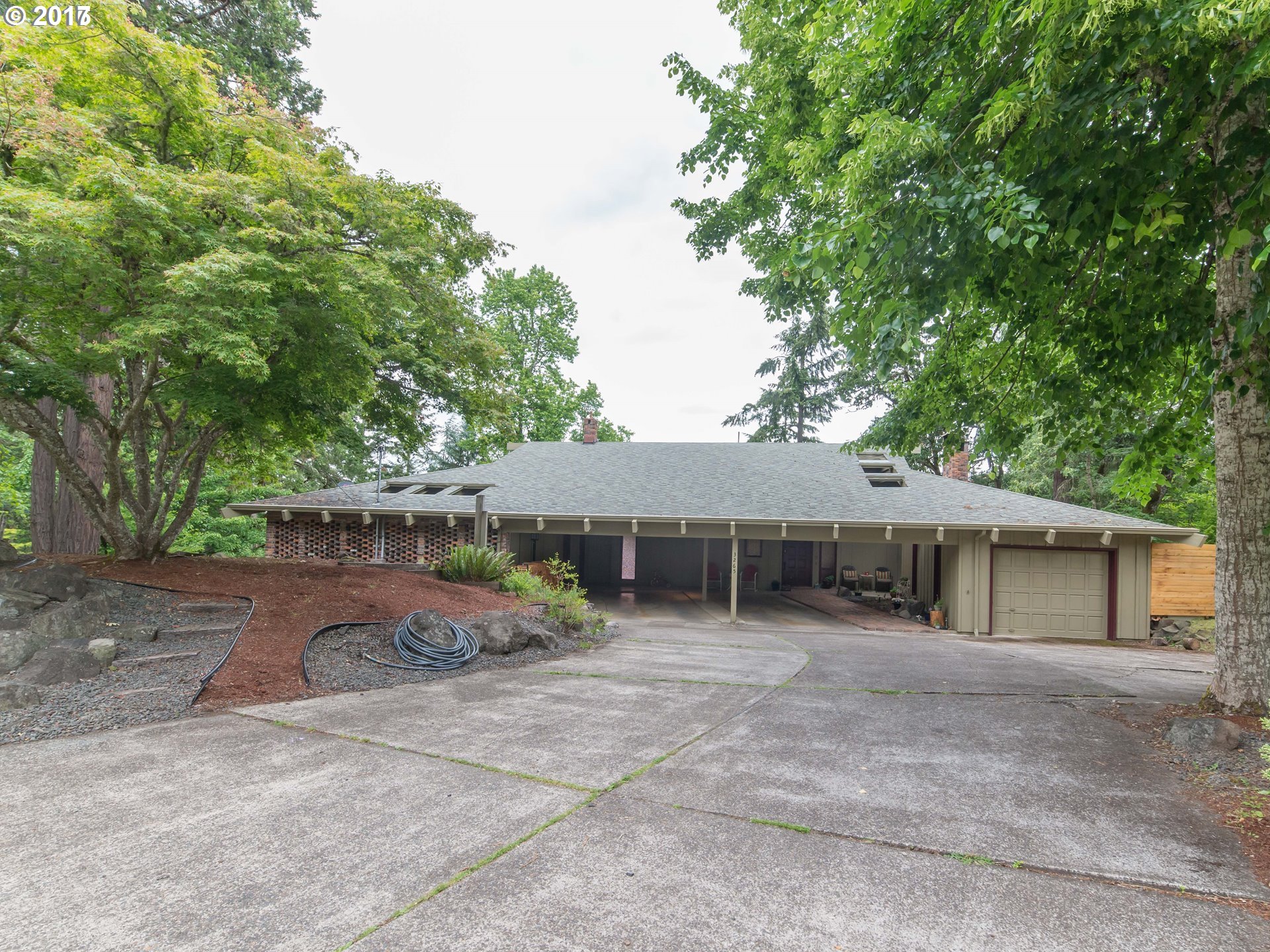 3265 Fillmore St, Eugene, OR 97405 photo 1