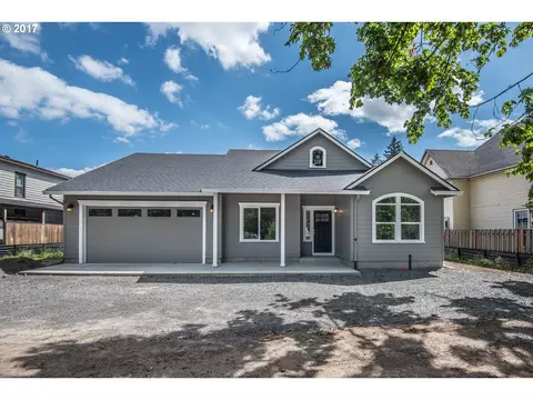 1318 First St, Newberg, OR 97132 photo 1
