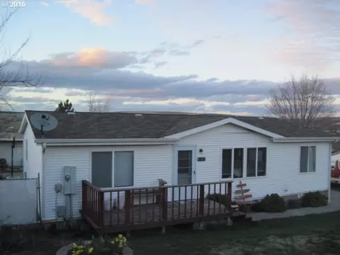 3010 SW River View Dr, Pendleton, OR 97801 photo 1
