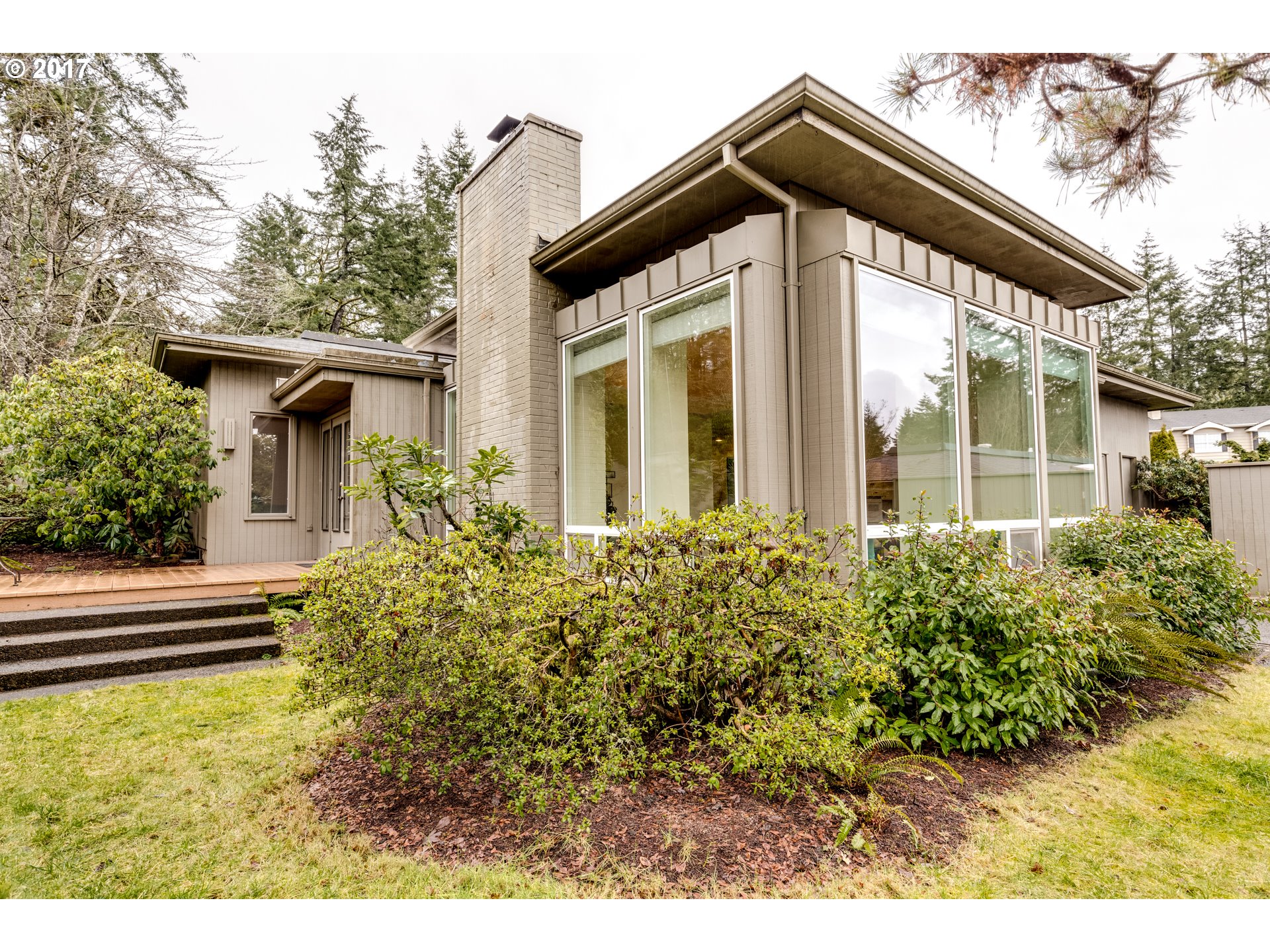 3675 Agate St, Eugene, OR 97405 photo 1