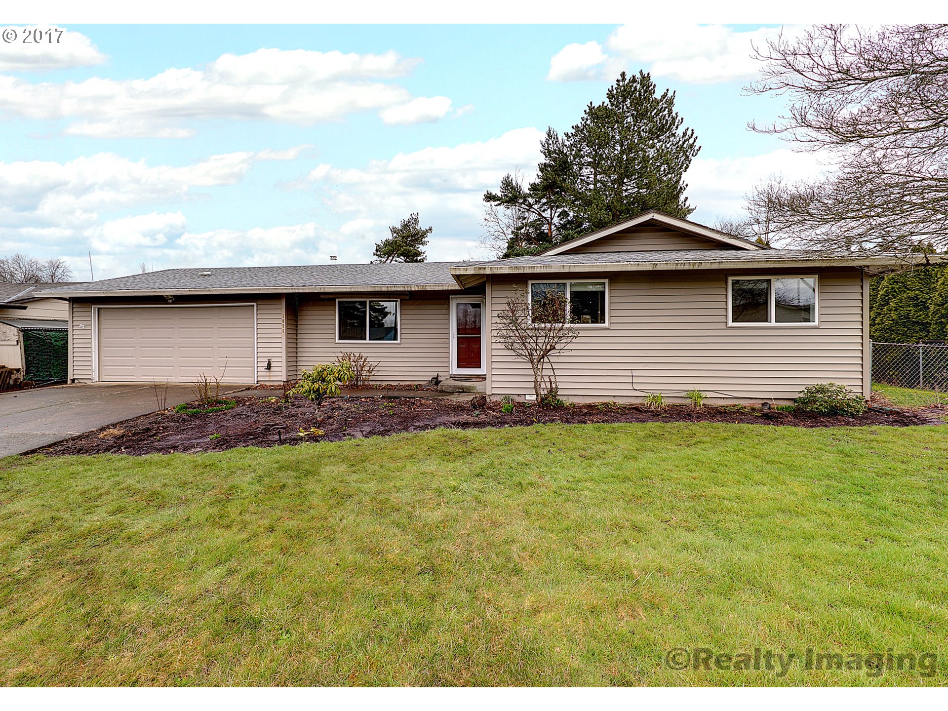 1096 NE Hacienda Ave, Gresham, OR 97030 photo 1