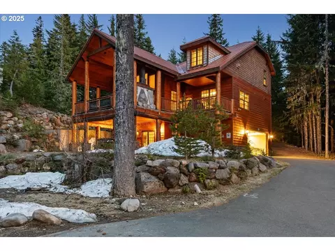 30930 E Tyrolean Dr, Government Camp, OR 97028