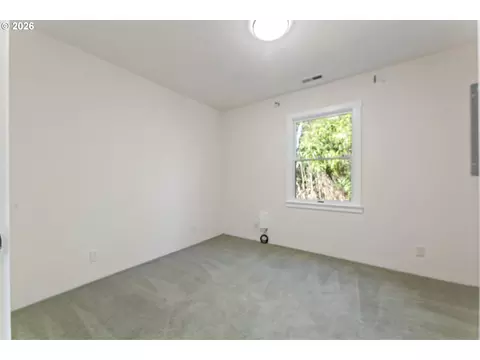 Bedroom - 2360 NE Cleveland Ave, Gresham, OR 97030 photo 3 of 6
