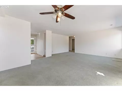 Living - 2360 NE Cleveland Ave, Gresham, OR 97030 photo 4 of 7