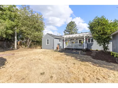 Exterior - 2360 NE Cleveland Ave, Gresham, OR 97030 photo 10 of 13
