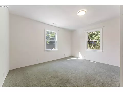 Bedroom - 2360 NE Cleveland Ave, Gresham, OR 97030 photo 5 of 6
