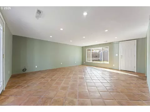 Living - 2360 NE Cleveland Ave, Gresham, OR 97030 photo 5 of 7