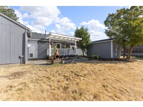Exterior - 2360 NE Cleveland Ave, Gresham, OR 97030 photo 12 of 13