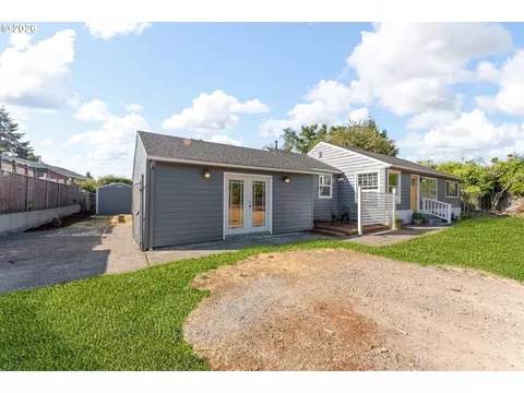 Exterior - 2360 NE Cleveland Ave, Gresham, OR 97030 photo 2 of 13