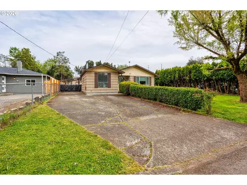 17935 SE Pine St, Portland, OR 97233