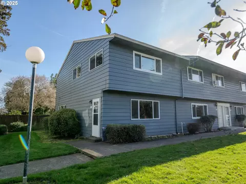 2150 NE Hogan Dr, Gresham, OR 97030