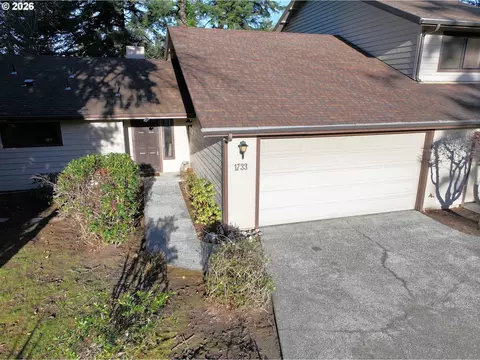 1733 Arch Ln, Brookings, OR 97415