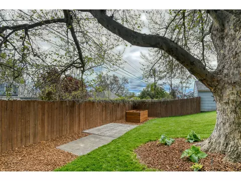 Exterior - 618 NW 9th St, Pendleton, OR 97801 photo 11 of 13