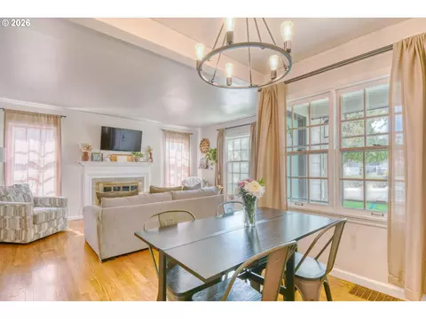 Dining - 618 NW 9th St, Pendleton, OR 97801 photo 2 of 3