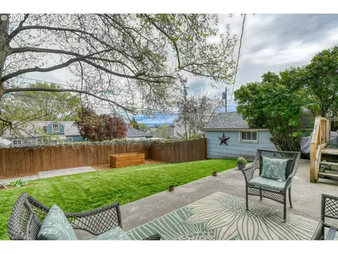 Exterior - 618 NW 9th St, Pendleton, OR 97801 photo 6 of 13