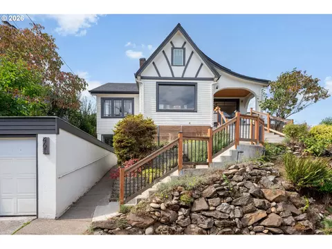 461 SE 72nd Ave, Portland, OR 97215
