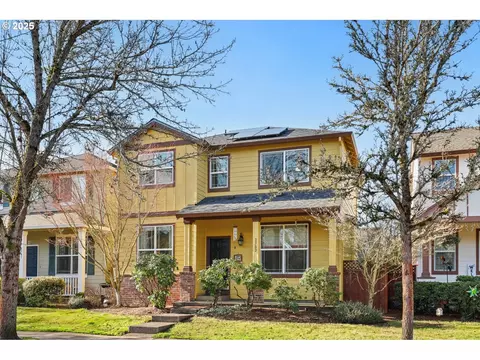 3753 SE Oakleaf St, Hillsboro, OR 97123