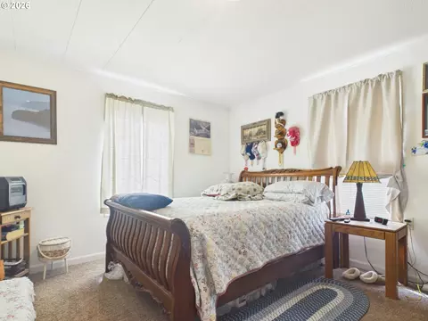 Bedroom - 82045 Lind Rd, Umatilla, OR 97882 photo 1 of 1