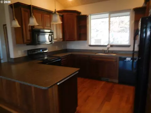 Kitchen - 815 N Main St, Pendleton, OR 97801 photo 2 of 3