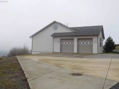 Exterior - 815 N Main St, Pendleton, OR 97801 photo 2 of 7