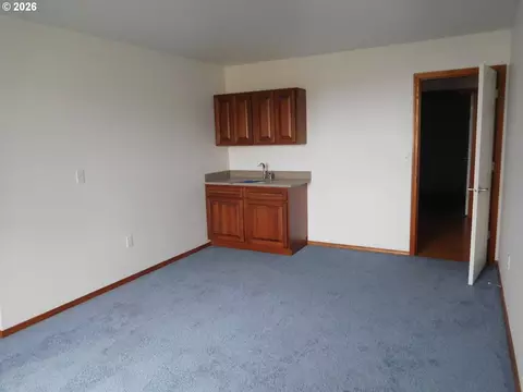 Living - 815 N Main St, Pendleton, OR 97801 photo 6 of 7