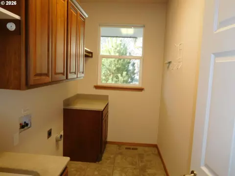 Other - 815 N Main St, Pendleton, OR 97801 photo 4 of 10