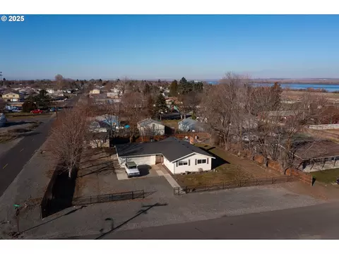 305 NE Sixth St, Irrigon, OR 97844