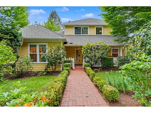430 Luther St S, Salem, OR 97302