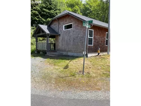 8545 Song St, Rockaway Beach, OR 97136