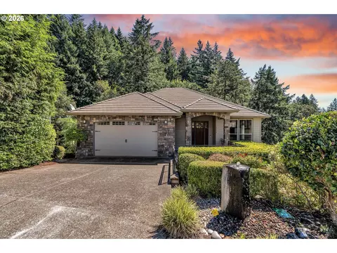 13370 SE Woodland Cir, Happy Valley, OR 97086