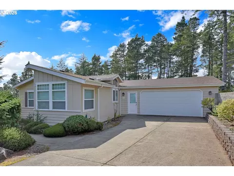 301 Manzanita Dr, Florence, OR 97439