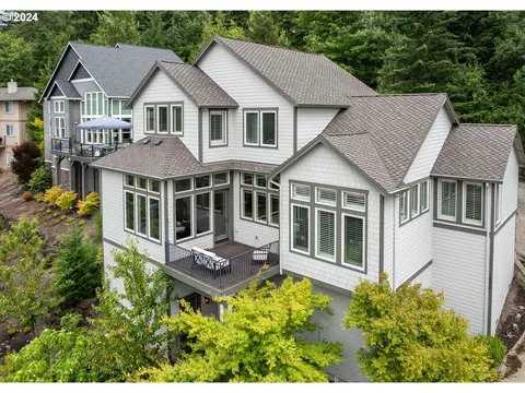 3232 NW Spencer St, Portland, OR 97229