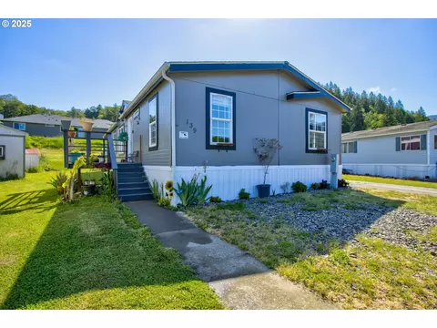 550 S State St #139, Sutherlin, OR 97479