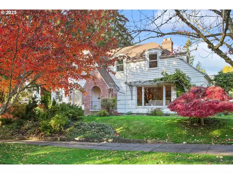 5535 SE Madison St, Portland, OR 97215