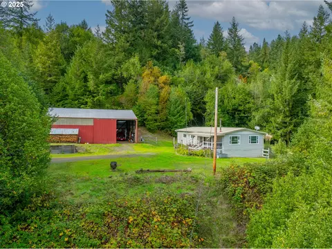 98785 Sitkum Ln, Myrtle Point, OR 97458