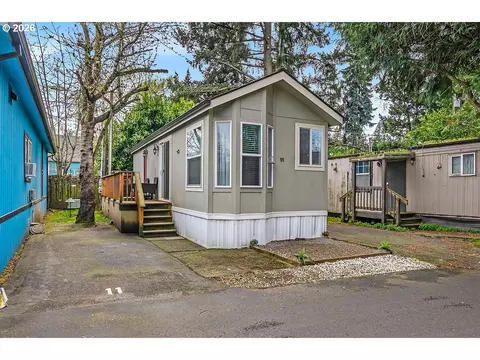 7120 NE Lombard St #11, Portland, OR 97218